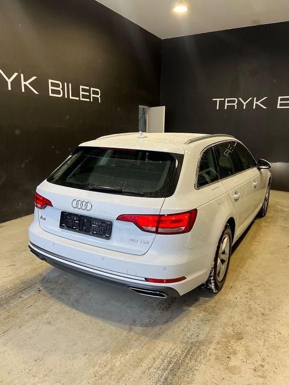 Gebraucht Audi A4 Sport 190 PS (139 kW) 2019 Weiß Kombi