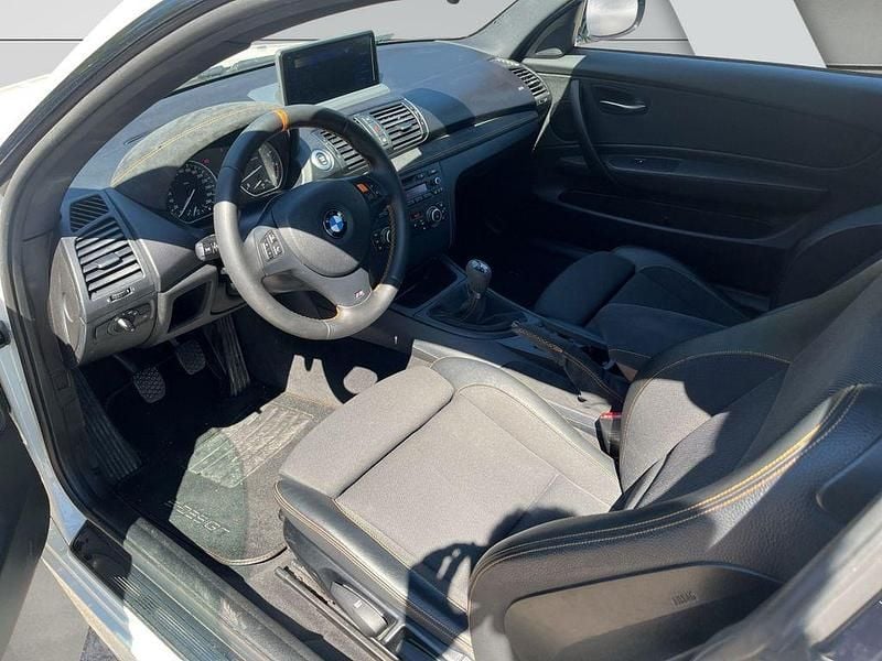 Gebraucht BMW 135 Performance 306 PS (225 kW) 2010 Weiß Kleinwagen