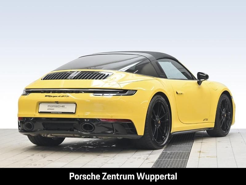 Gebraucht Porsche 992 480 PS (353 kW) 2024 Racinggelb Coupé