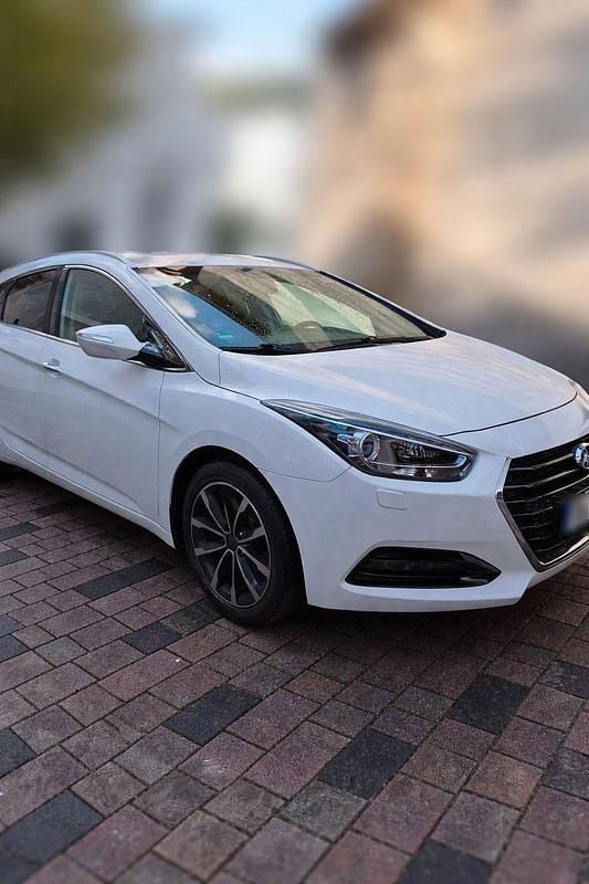 Gebraucht Hyundai i40 141 PS (103 kW) 2017 Weiß Kombi