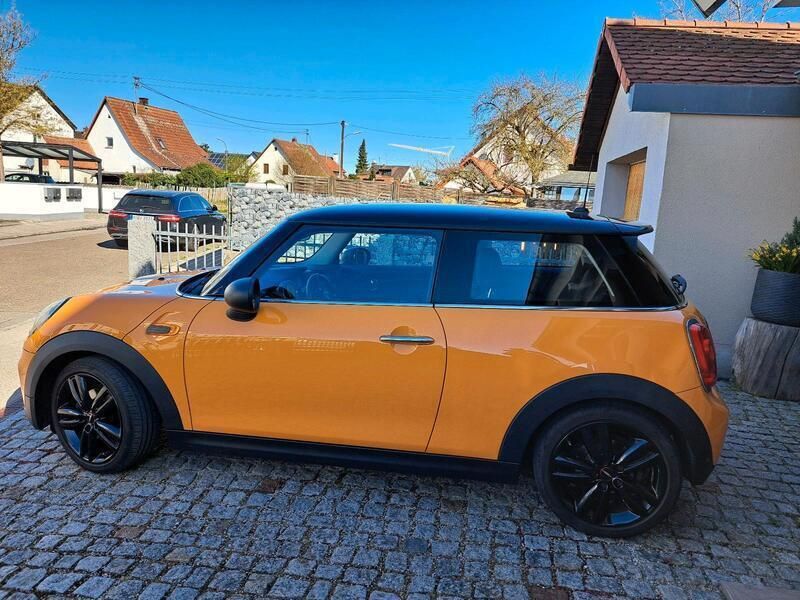 Orange Gebraucht 2016 Mini ONE Kleinwagen | 11.990 € (Etwas zu teuer) - Bild 1/4