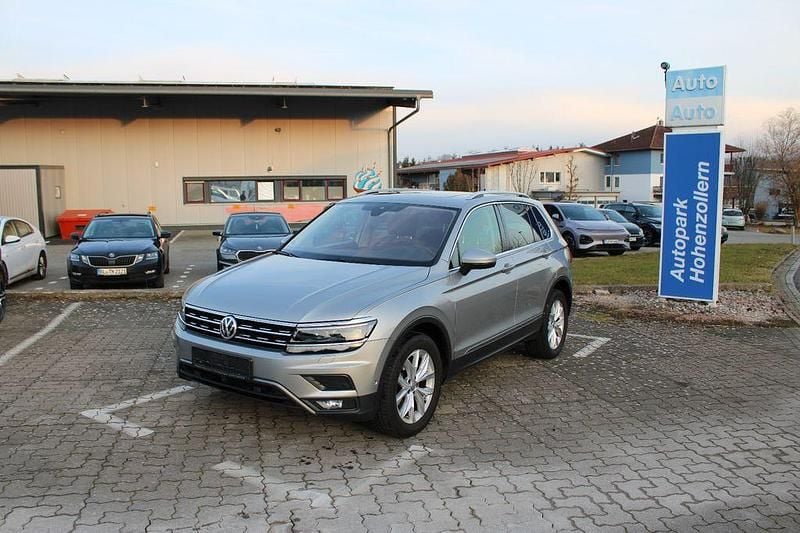Silber Gebraucht 2018 VW Tiguan Highline SUV | 20.999 € (Superpreis) - Bild 1/4