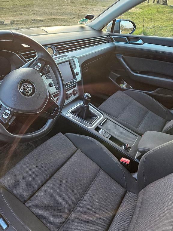 Gebraucht VW Passat 190 PS (139 kW) 2016 Blau Kombi