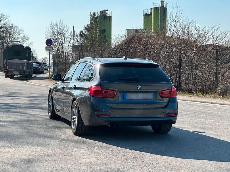 Gebraucht BMW 320 Comfort Edition 190 PS (139 kW) 2017 Grau Kombi