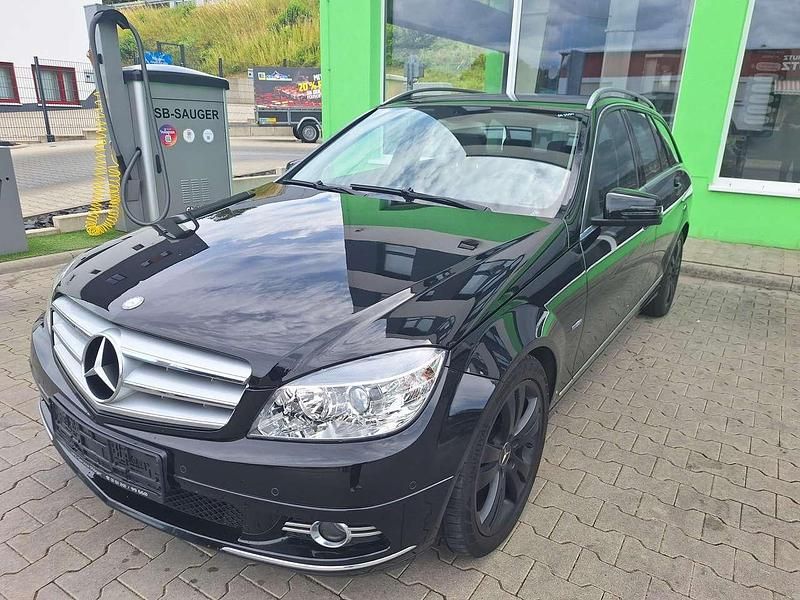 Obsidianschwarz Gebraucht 2010 Mercedes C220 Kombi | 6.900 € (Fairer Preis) - Bild 1/4