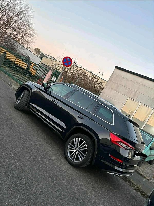 Schwarz Gebraucht 2021 Skoda Kodiaq LAURIN & KLEMENT SUV | 27.900 € (Superpreis) - Bild 1/4