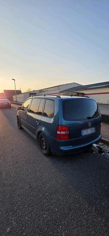 Gebraucht VW Touran 105 PS (77 kW) 2004 Blau Van / Kleinbus