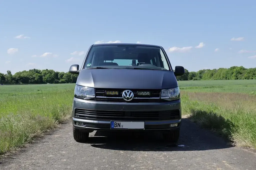 Gebraucht VW Multivan 150 PS (110 kW) 2019 Grau Van / Kleinbus