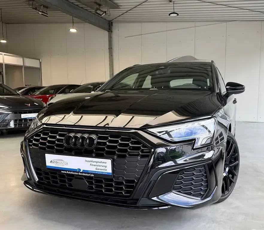 Gebraucht Audi A3 S-Line 150 PS (110 kW) 2022 Mythosschwarz Limousine