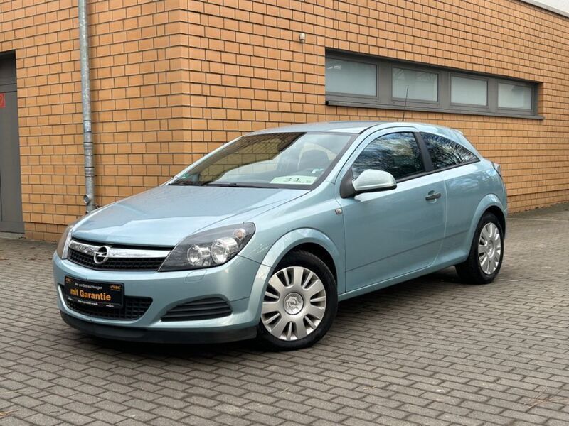 Gebraucht Opel Astra GTC Selection 90 PS (66 kW) 2010 Eisbergblau mineraleffekt Limousine