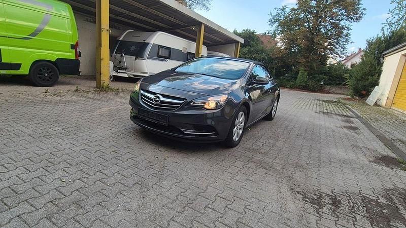 Grau Gebraucht 2013 Opel Cascada Edition Cabrio | 7.480 € (Fairer Preis) - Bild 1/4