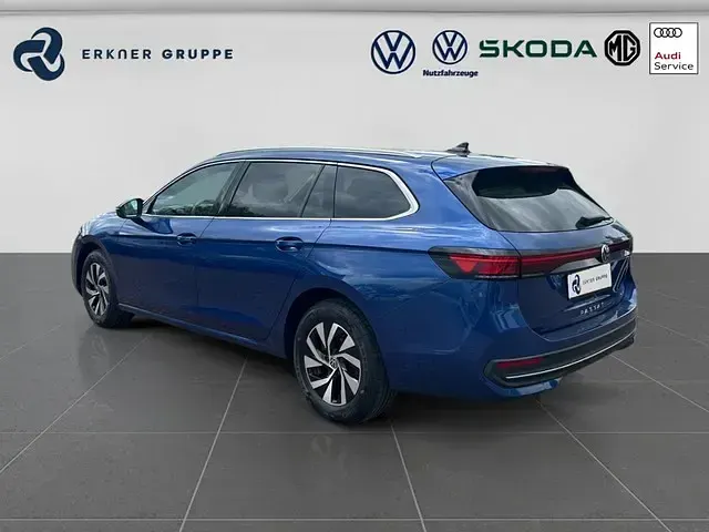 Gebraucht VW Passat Business 150 PS (110 kW) 2025 Reef blue metallic Kombi