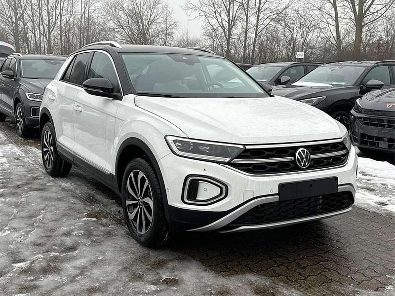 Neu VW T-Roc 150 PS (110 kW) 2025 Indiumgrau metallic mit dachfarbe in deep black perleffekt SUV