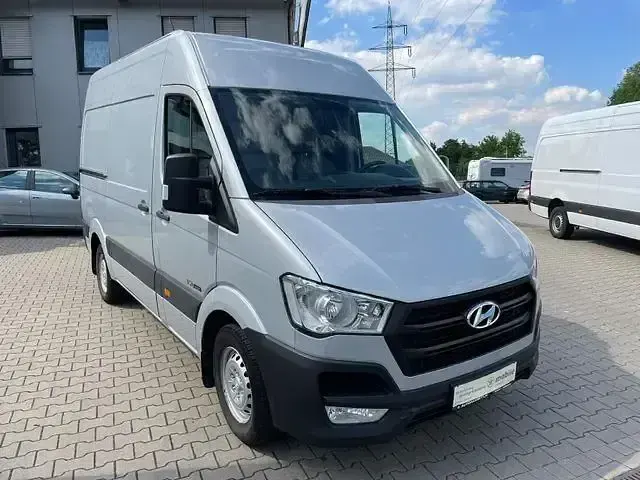 Gebraucht Hyundai H 350 150 PS (110 kW) 2016 Silber Van