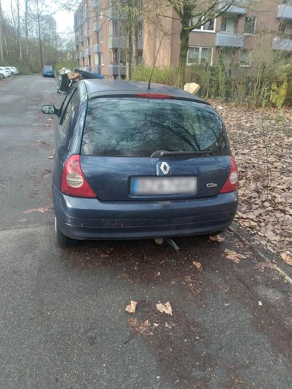 Gebraucht Renault Clio II 98 PS (72 kW) 2003 Blau Kleinwagen