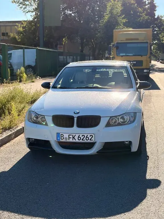 Gebraucht BMW 325 M Sport 218 PS (160 kW) 2007 Weiß Limousine
