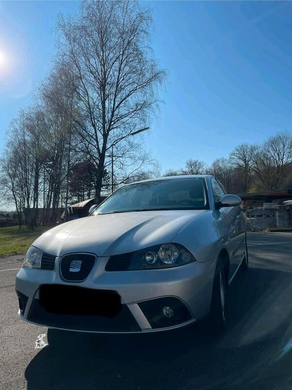Silber Gebraucht 2006 Seat Ibiza Limousine | 900 € (Fairer Preis) - Bild 1/4
