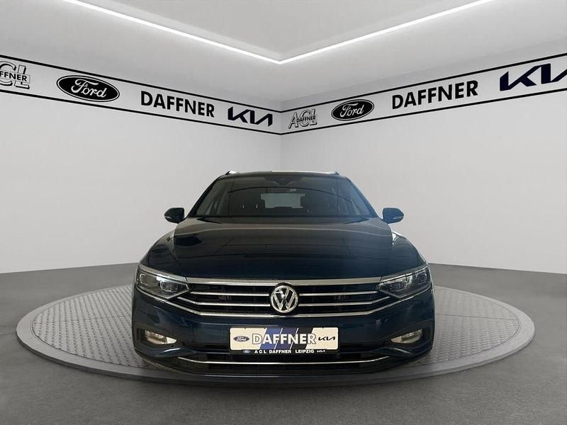Gebraucht VW Passat Business 190 PS (139 kW) 2020 Aquamarinblau metallic Kombi