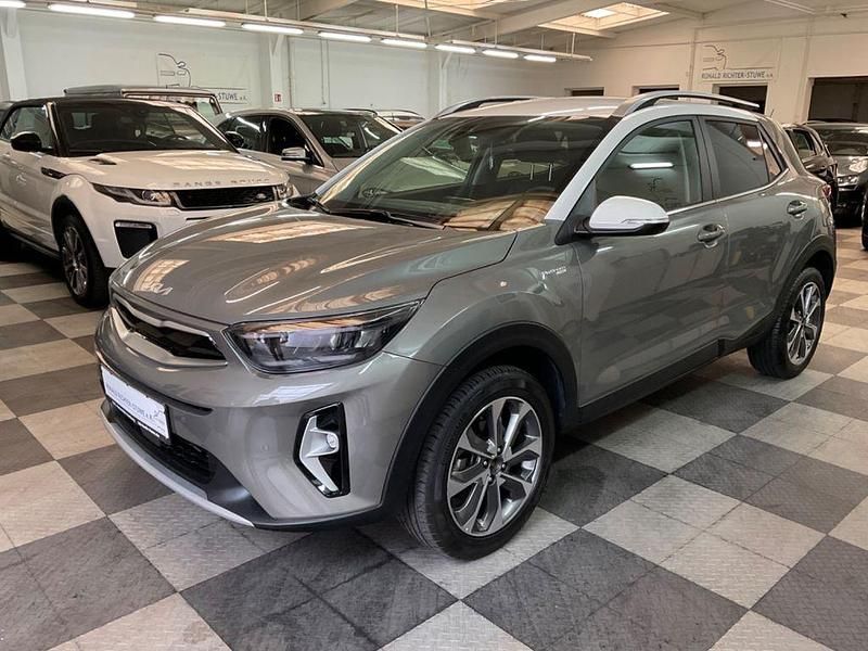 Grau Gebraucht 2022 Kia Stonic 2 SUV | 17.999 € (Fairer Preis) - Bild 1/4