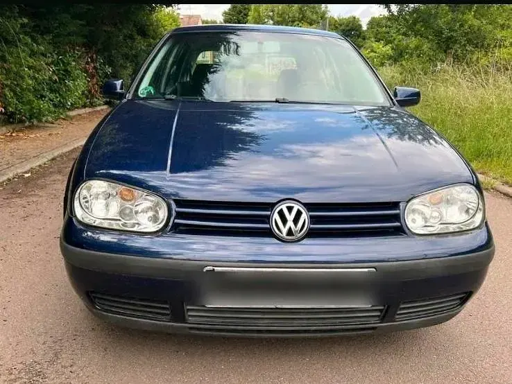 Gebraucht VW Golf VIII 75 PS (55 kW) 2026 Blau Kleinwagen