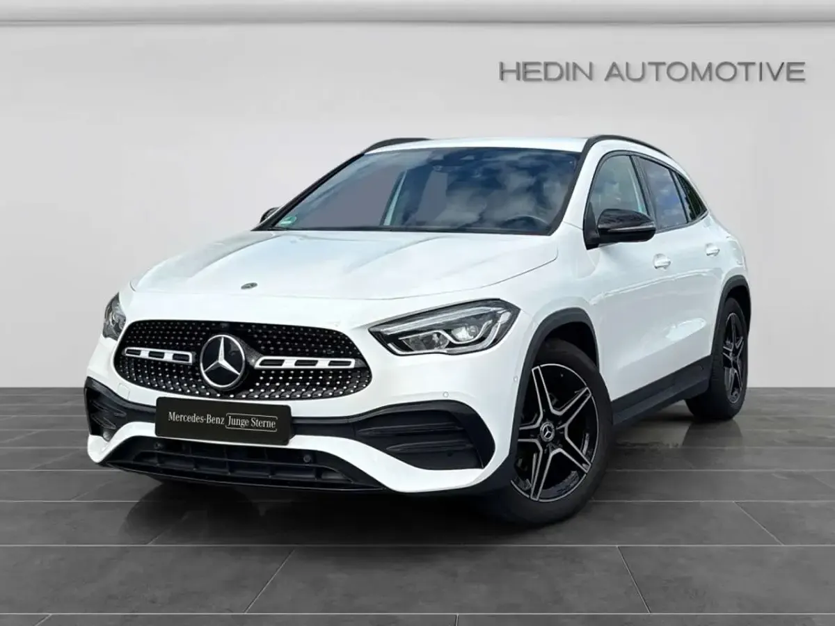 Gebraucht Mercedes GLA200 AMG 163 PS (119 kW) 2023 Weiß SUV
