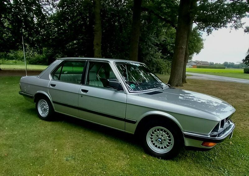 Silber Gebraucht 1987 BMW 518 Limousine | 13.900 € - Bild 1/4