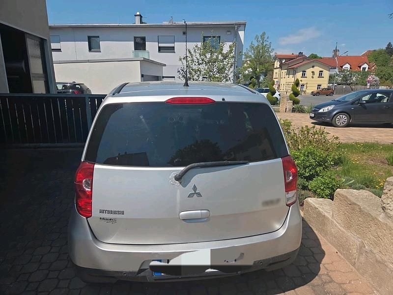 Gebraucht Mitsubishi Colt 95 PS (69 kW) 2009 Silber Kleinwagen