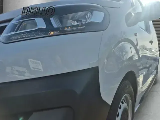 Używany Citroën Jumpy 120 KM (88 kW) 2024 Biały Minivan