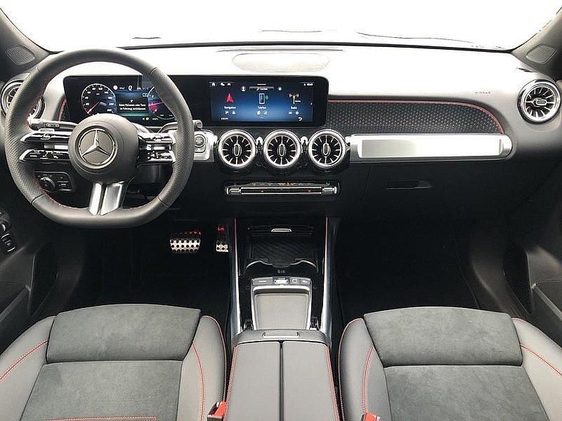 Gebraucht Mercedes GLB200 163 PS (119 kW) 2025 Grau metalliclack mountaingrau SUV