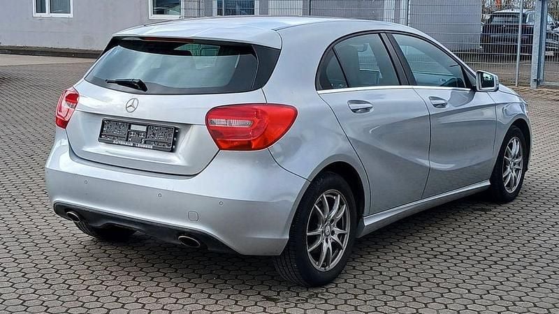 Gebraucht Mercedes A200 156 PS (114 kW) 2012 Silber Limousine