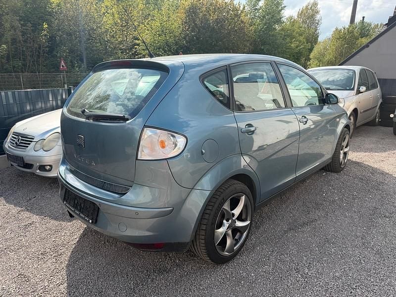 Second-hand Seat Altea 140 CP (102 kW) 2004 Albastru Monovolum