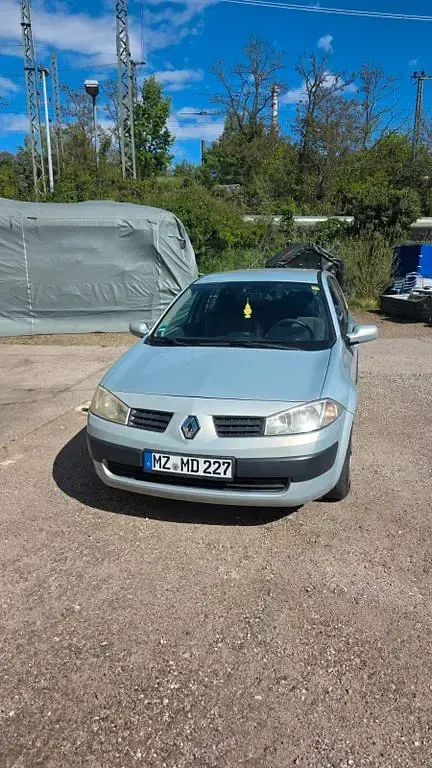Gebraucht Renault Mégane Authentique 82 PS (60 kW) 2005 Grau Limousine