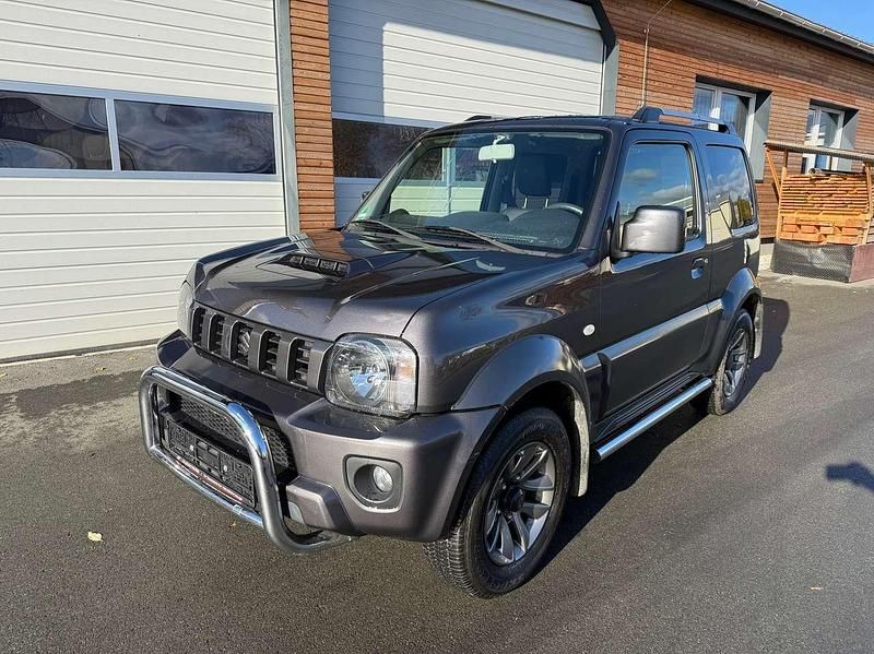 Grau Gebraucht 2017 Suzuki Jimny Comfort SUV | 18.900 € (Etwas zu teuer) - Bild 1/4