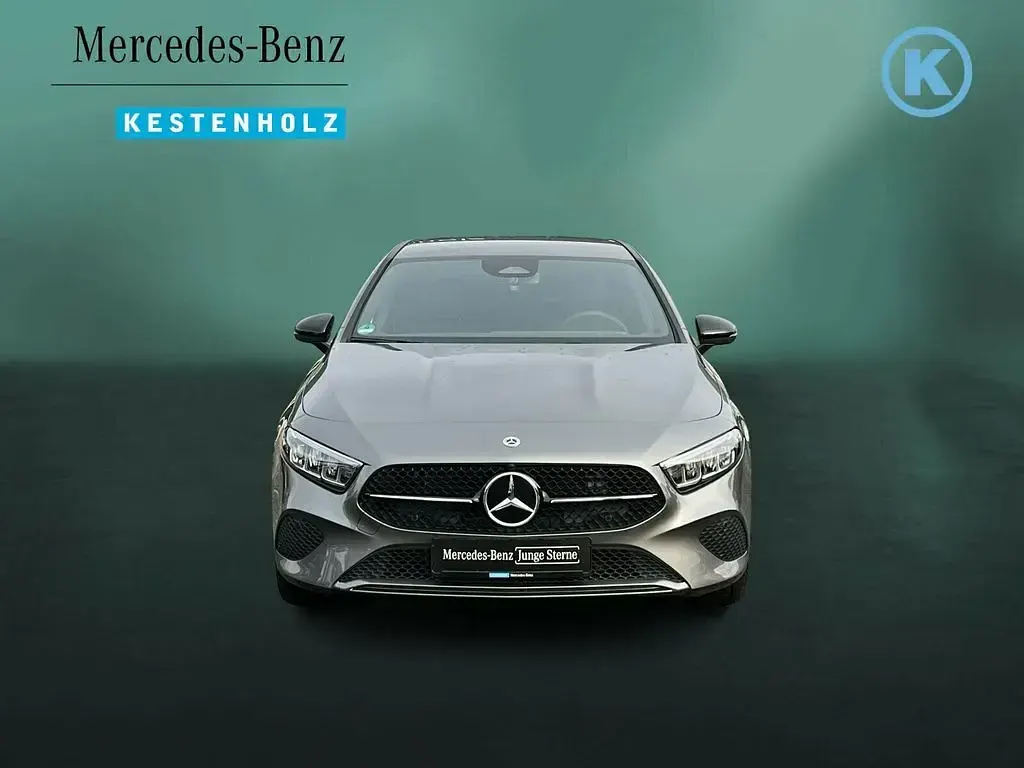Gebraucht Mercedes A250 Progressive 163 PS (119 kW) 2025 Mountaingrau Limousine