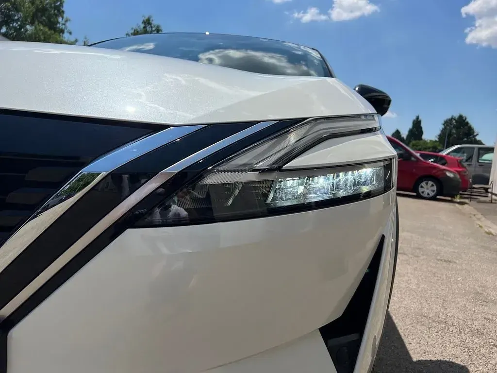Gebraucht Nissan Qashqai 360º 158 PS (116 kW) 2023 Pearl white/black m (metallic) SUV