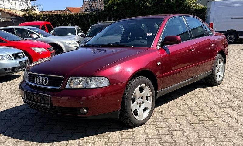 Second-hand Audi A4 90 CP (66 kW) 2000 Roșu Berlinǎ