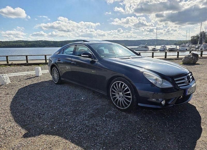 Blau Gebraucht 2006 Mercedes CLS55 AMG AMG Limousine | 16.000 € (Fairer Preis) - Bild 1/4