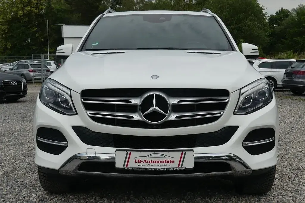 Gebraucht Mercedes GLE350 258 PS (189 kW) 2016 Polarweiss  unilack SUV