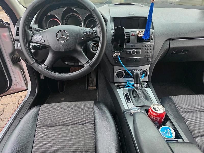 Gebraucht Mercedes C220 170 PS (125 kW) 2010 Grau Limousine