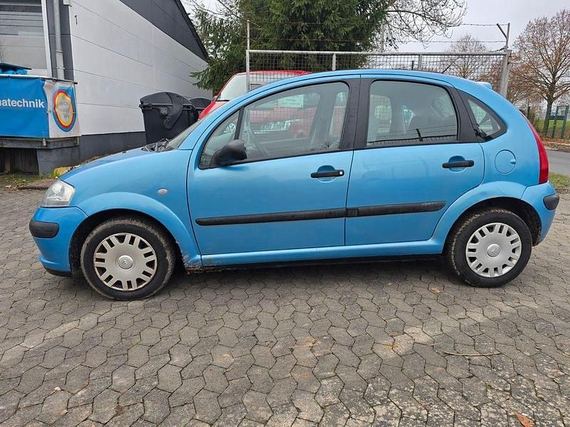 Usado Citroën C3 60 CV (44 kW) 2003 Azul Berlina
