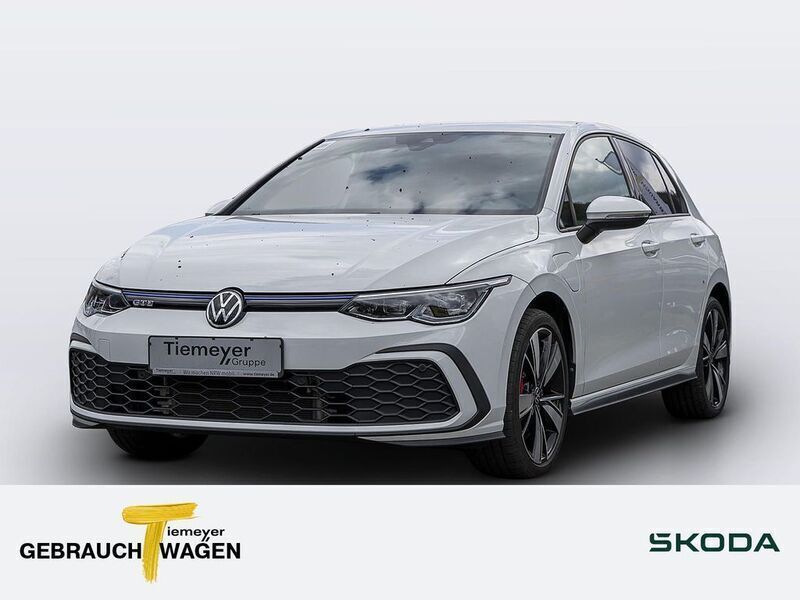 Weiß Gebraucht 2021 VW Golf VIII GTE Limousine | 23.980 € (Fairer Preis) - Bild 1/4