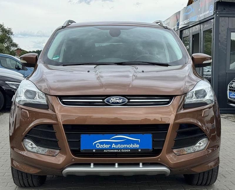 Gebraucht Ford Kuga Individual 179 PS (131 kW) 2015 Braun SUV