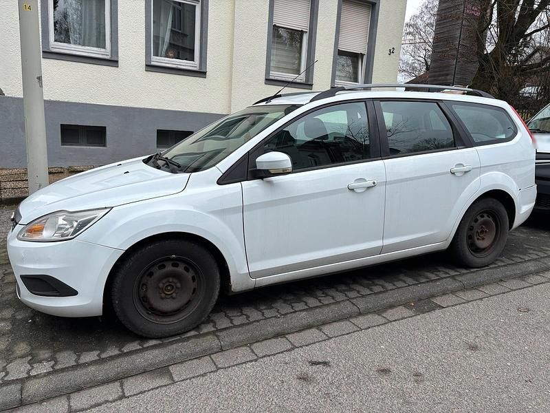 Gebraucht Ford Focus 109 PS (80 kW) 2009 Weiß Kombi