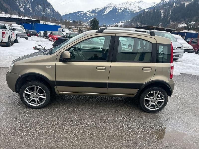 Gebraucht Fiat Panda 4x4 Climbing 69 PS (50 kW) 2012 Gold Kleinwagen