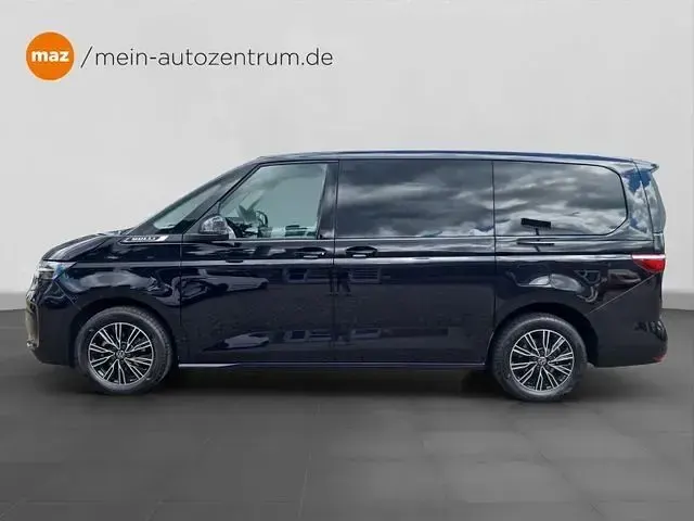 Gebraucht VW T7 150 PS (110 kW) 2024 Deep black perleffekt Van