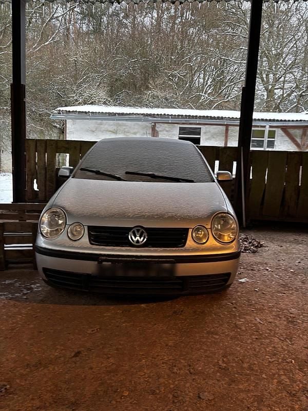 Silber Gebraucht 2003 VW Polo Kleinwagen | 700 € - Bild 1/4
