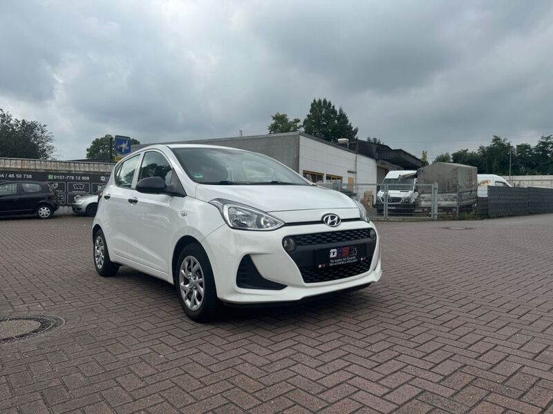 Weiß Gebraucht 2018 Hyundai i10 Classic Kleinwagen | 7.100 € (Fairer Preis) - Bild 1/4