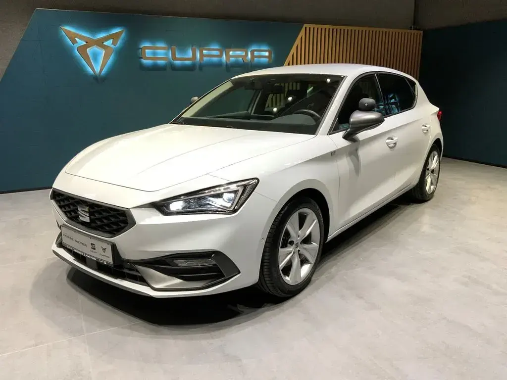 Używany Seat Leon FR 116 KM (85 kW) 2020 Biały Sedan/Limuzyna