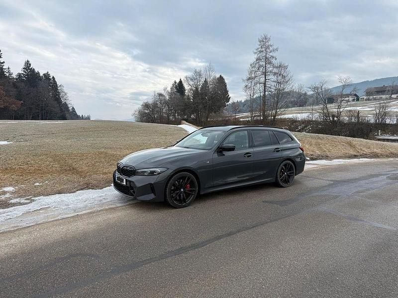 Grau Gebraucht 2023 BMW M340 M Sport Limousine | 48.900 € (Fairer Preis) - Bild 1/4
