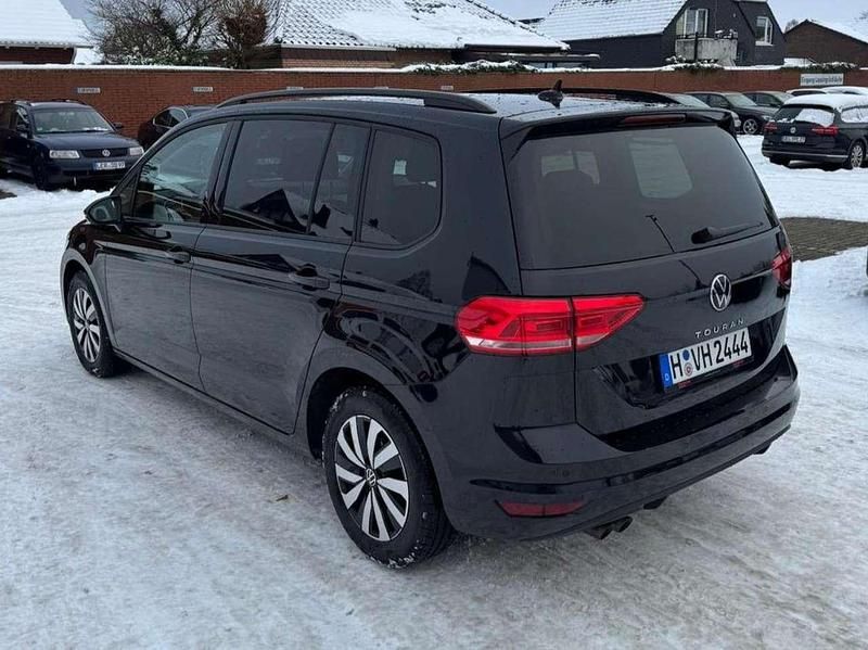 Gebraucht VW Touran Comfortline 150 PS (110 kW) 2024 Deep black perleffekt Van / Kleinbus